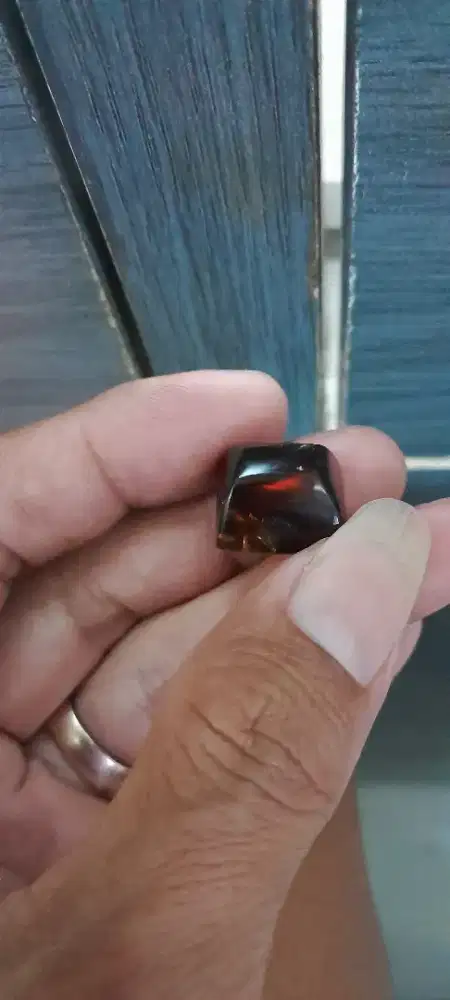 Batu resin red amber