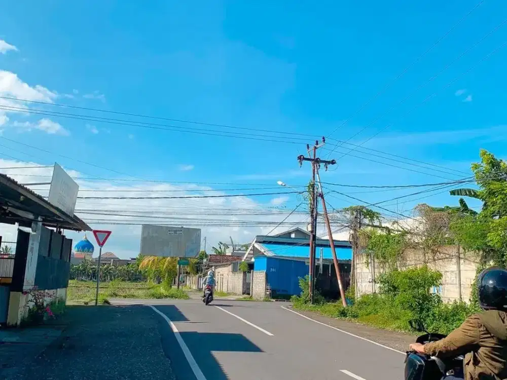 Tanah di pinggir jalan Pagutan Mataram