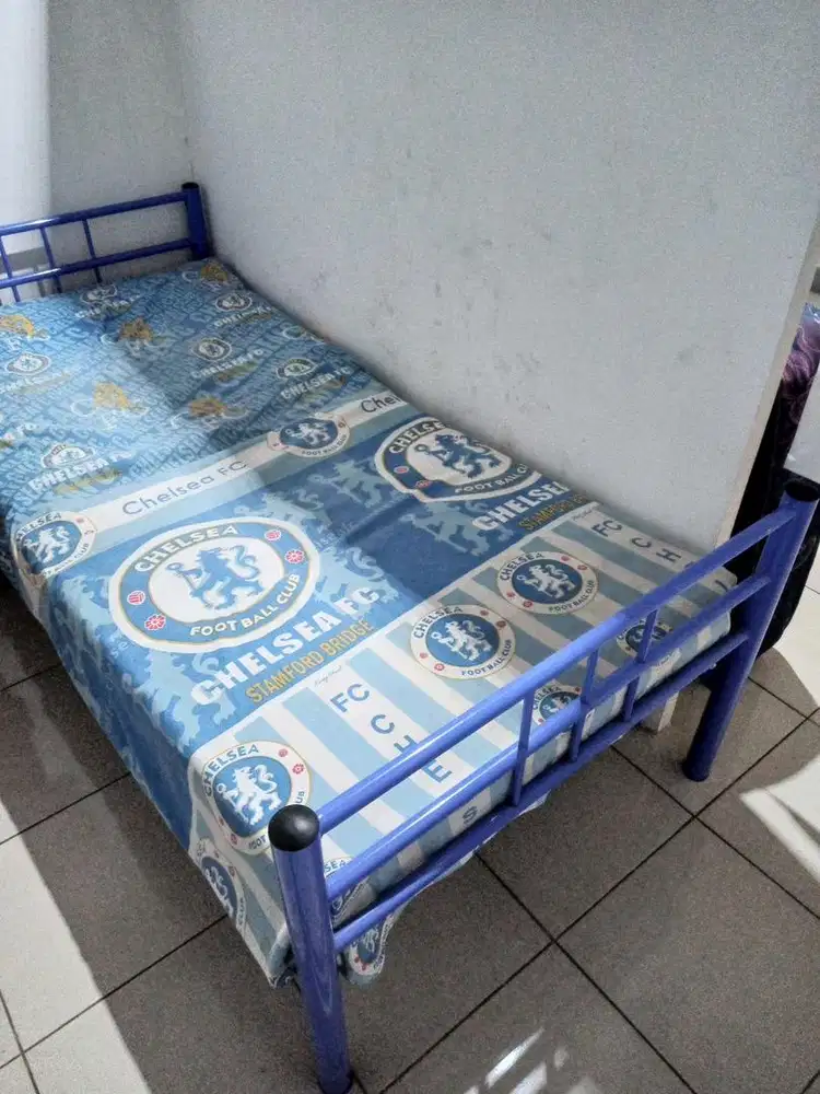 Dijual tempat tidur dan lemari TV