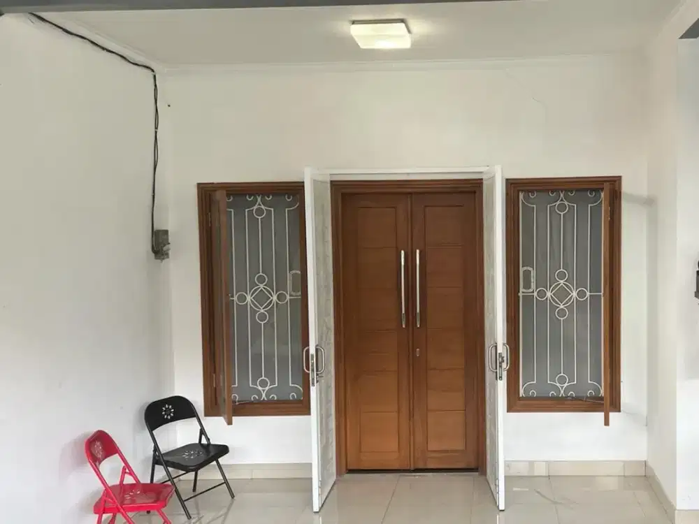 Rumah Siap Huni 2 Lantai di Kembangan Dekat Mall & Akses Tol