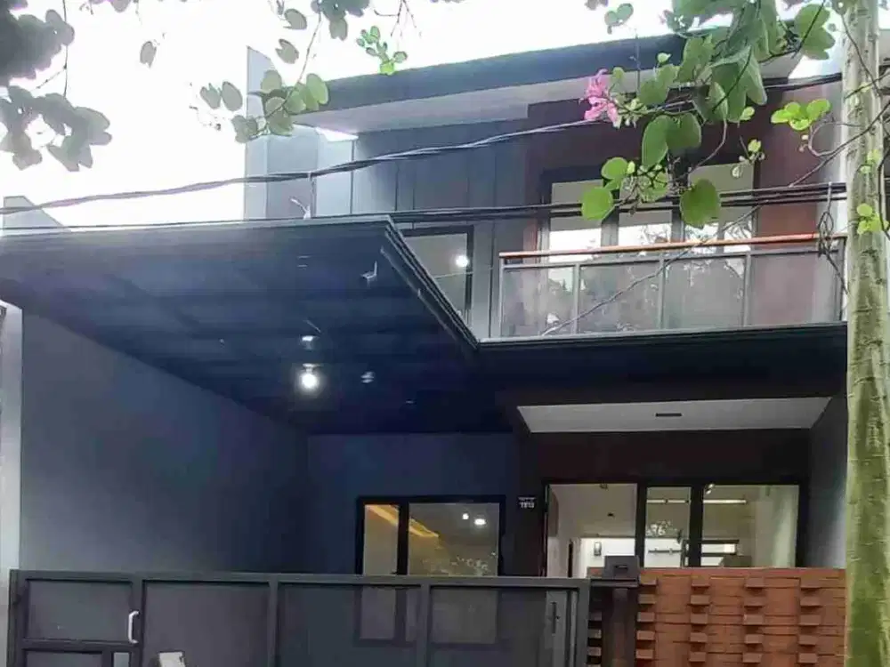 JUAL CEPAT Kencana Loka Sektor 12,5 BSD Rumah 2 Lantai Siap Huni SHM 1,85 M Nego