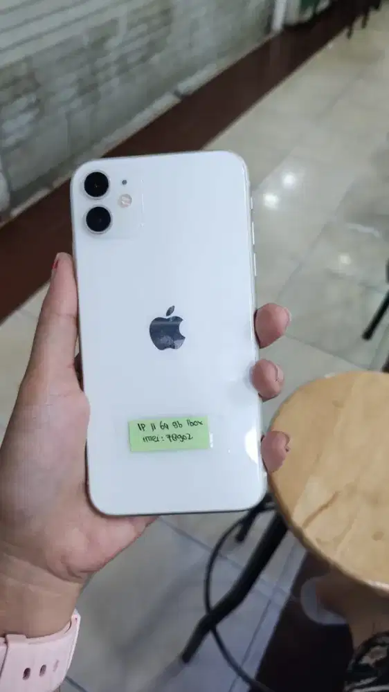 Second iphone 11 64gb ibox