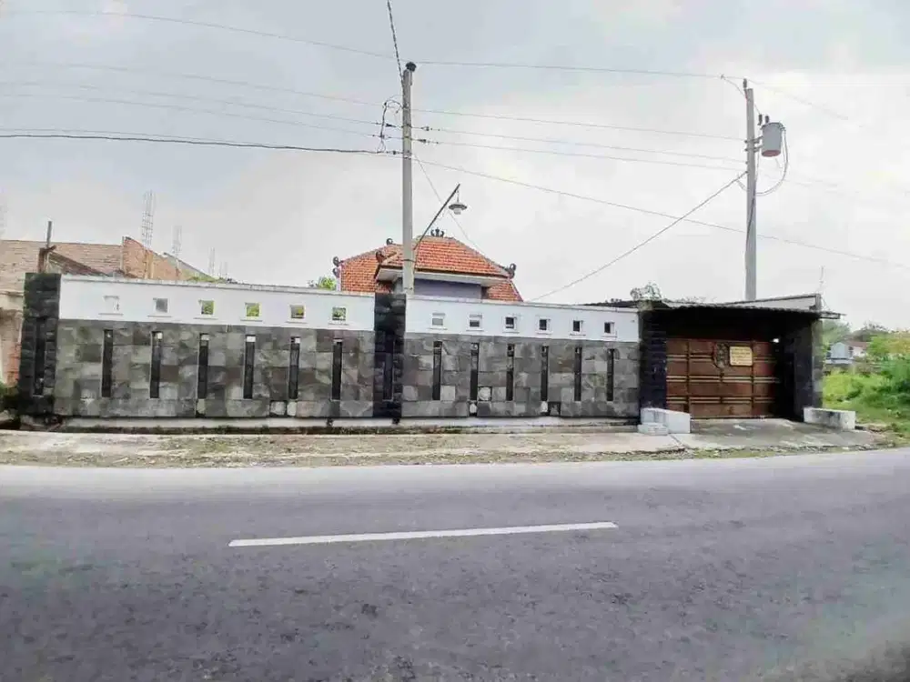 Rumah & Gudang Akses Jalan Utama Tasikmadu Karanganyar