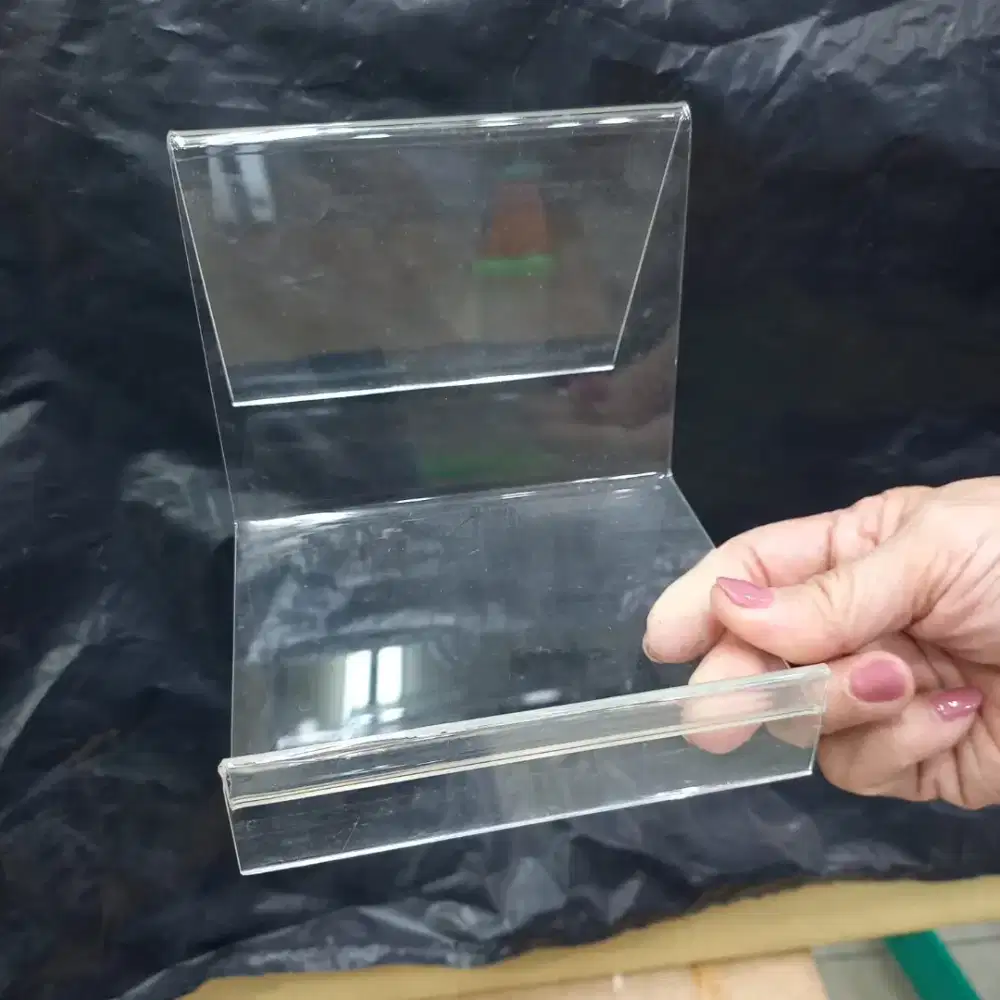 Tatakan pajangan serbaguna acrylic