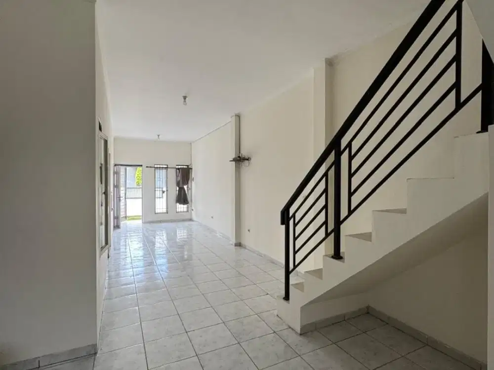 Dijual Rumah Cantik di Taman Kopo Indah Bandung Siap Huni