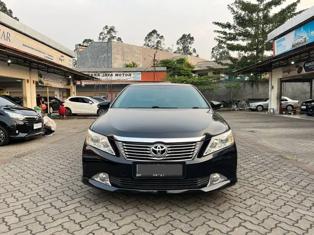 TOYOTA CAMRY 2.5 V AT 2014 HITAM FACELIFT