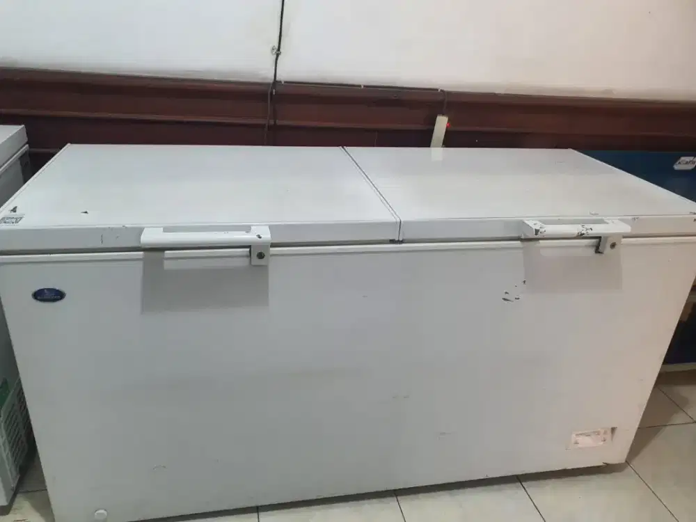 Frezzer second like new 90% 2 fungsi kulkas dan frezzer merek Sanden