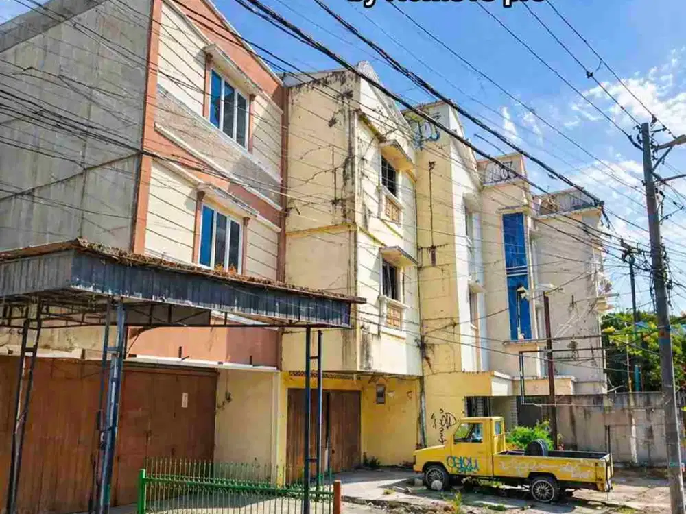 Ruko jl Onta Lama dekat Ratulangi Tupai Serigala