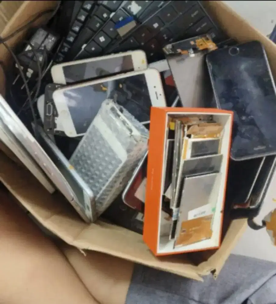 Saya tampung HP rusak sebanyak banyak nya gan