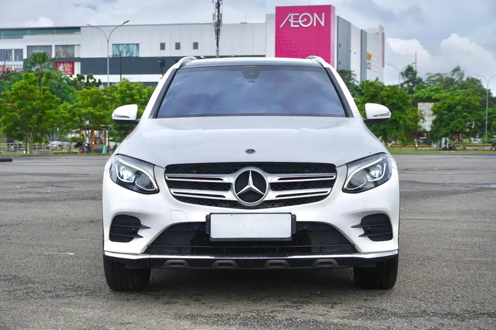 Mercedes-Benz GLC200
AMG X253 2018
