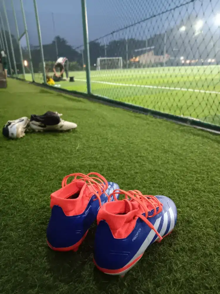 Sepatu Bola Adidas Predator Socks League FG