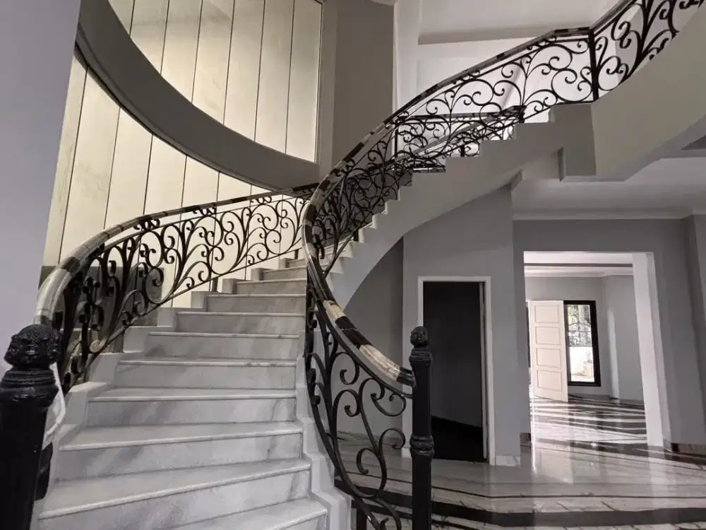 Rumah Baru Renov keliatan Fresh Dekat Mall Pondok Indah Jakarta Selatan