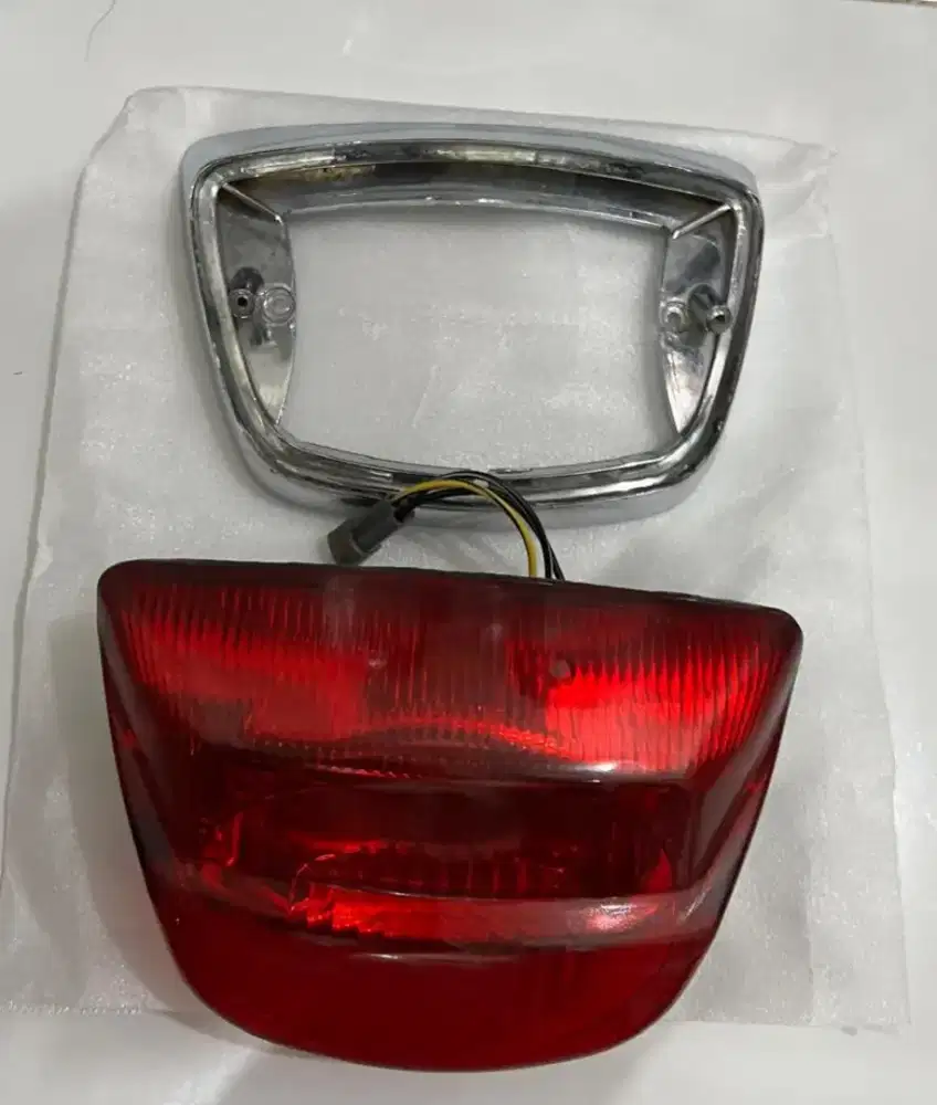 Stoplamp Vespa LX Original Second Lampu Nyala