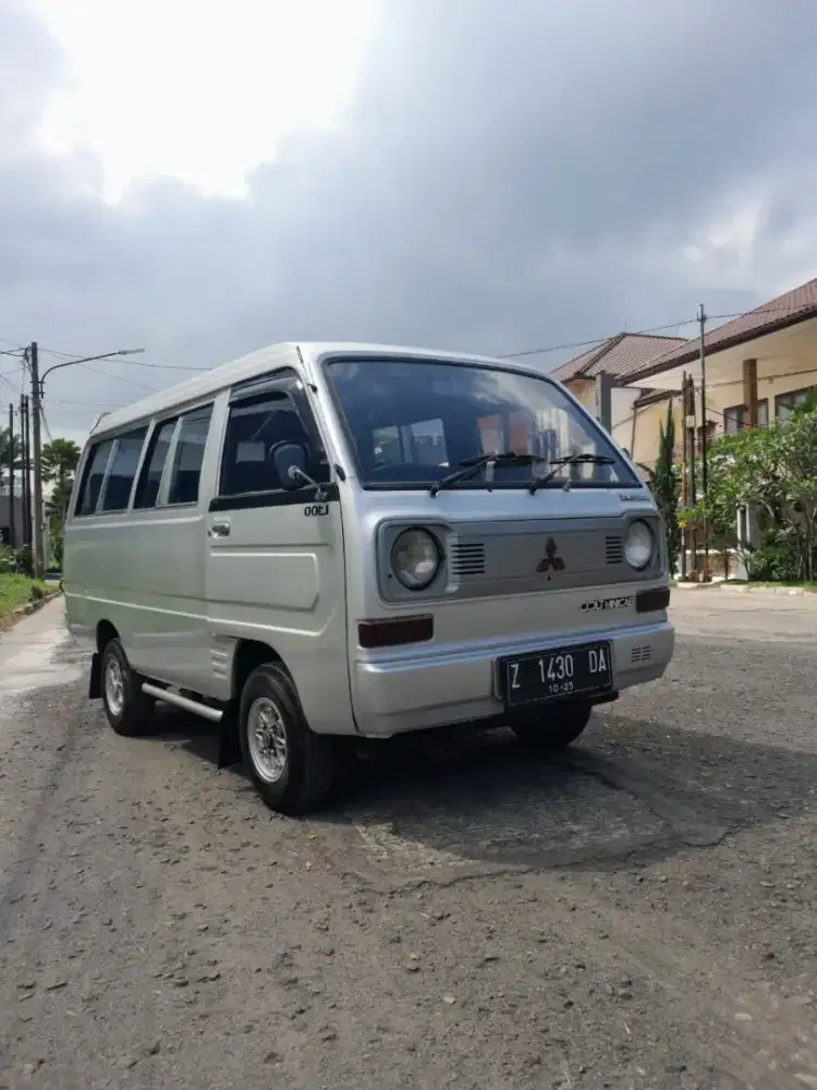 Di Jual Minicab manual  th 1982