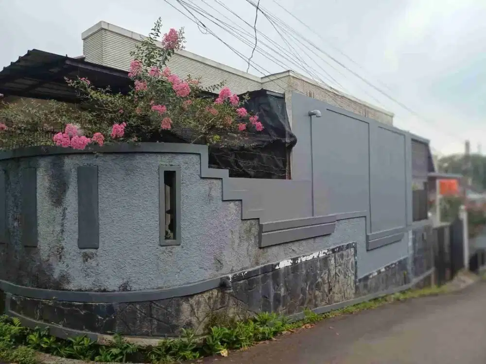 Rumah Hook strategis di Bogor
