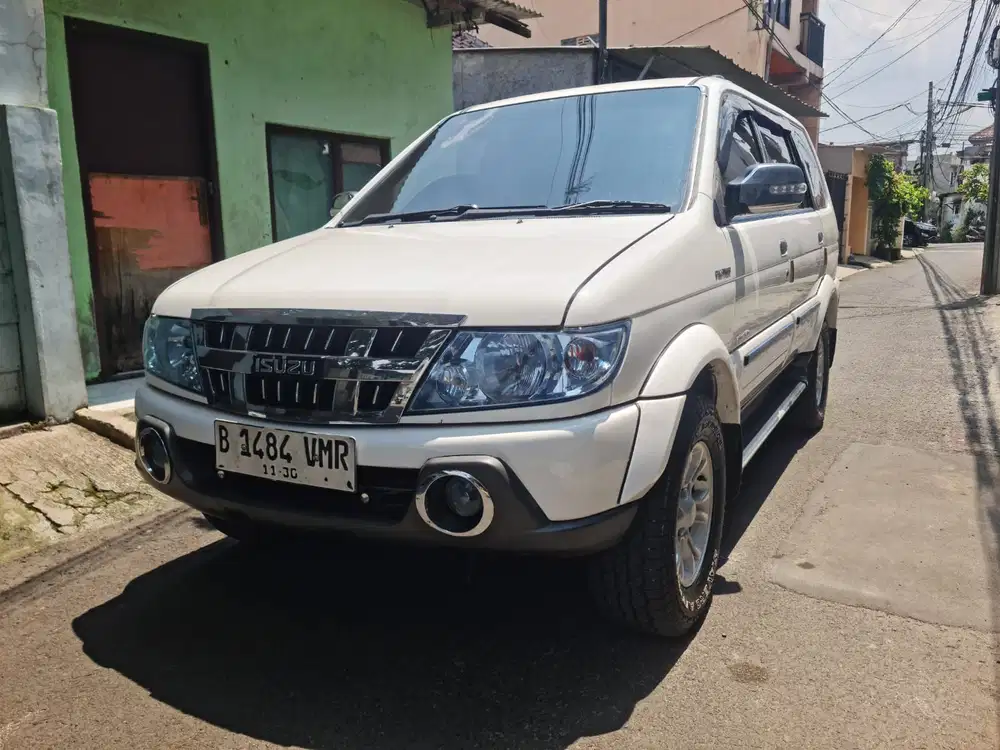 Isuzu Grand touring 2013 Diesel