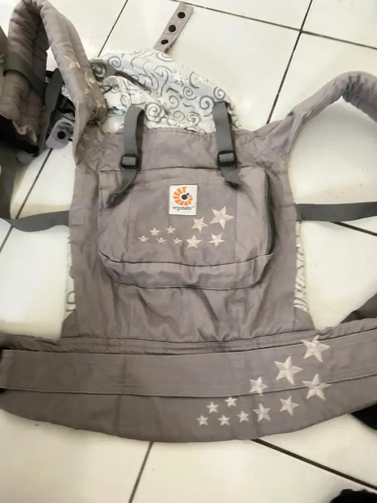 gendongan bayi ergobaby