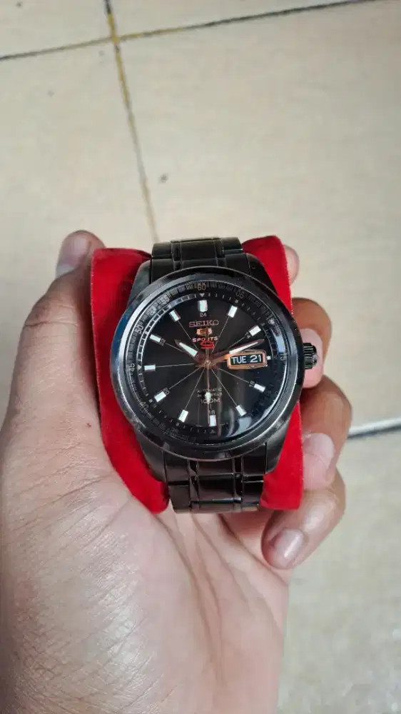 Seiko 5 sports black series