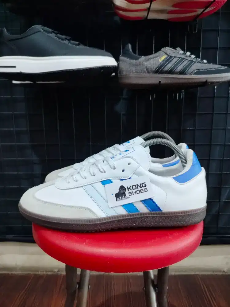 SEPATU ADI SMBA WHITE BLUE