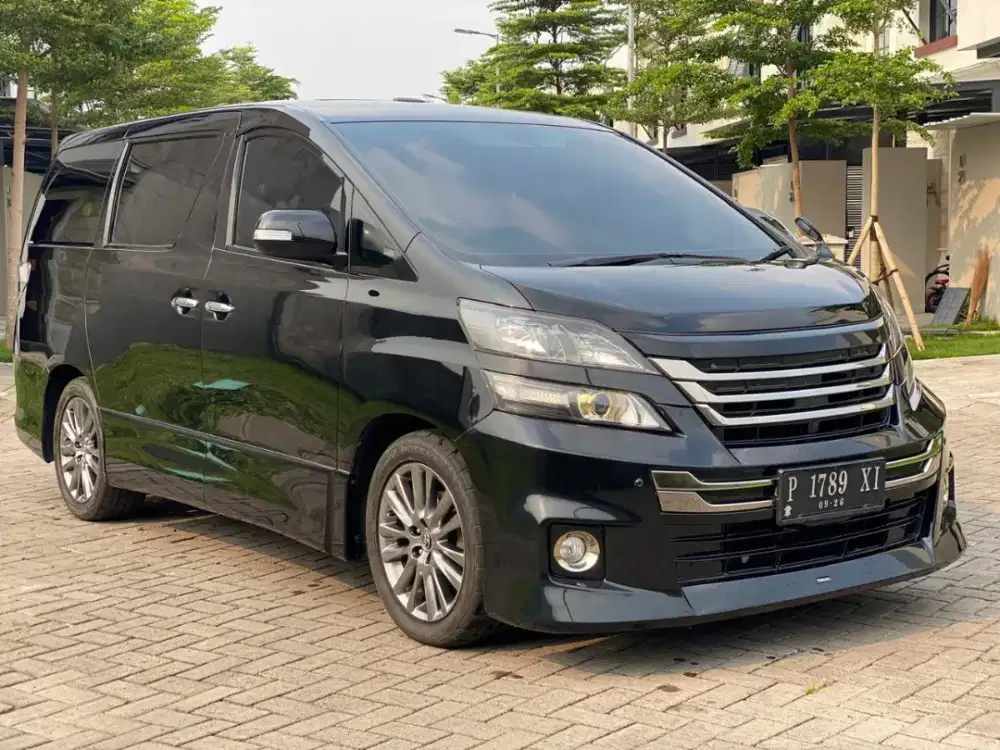 Toyota Vellfire Z AT