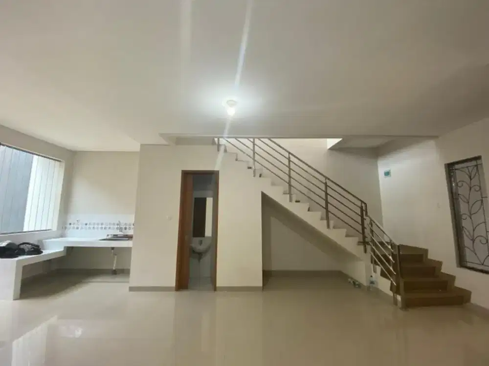 Dijual Hunian 2 Lantai Nyaman dan Terawat Gaya Minimalis Harga Masih Bisa Nego Lokasi Strategis di Sayap BKR, Bandung