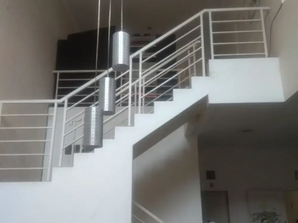 Dijual Hunian 2 Lantai Gaya Minimalis Modern Super Nyaman Lokasi Strategis di Pasadena, Bandung