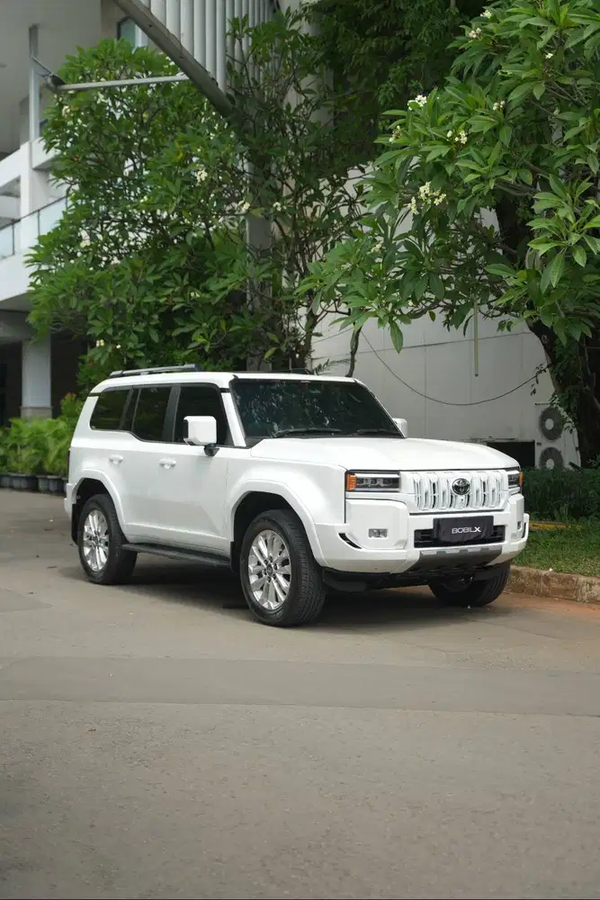 NIK 2025 Toyota Land Cruiser Prado Kakadu Platinum White Pearl