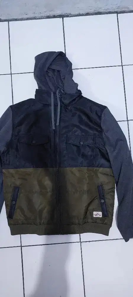 Jaket Eiger orogonal size XL 90/100 like new