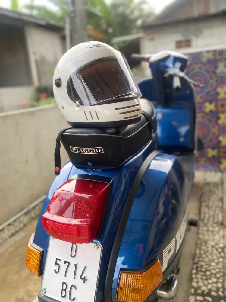 Vespa Strada AOM 1987 lengkap akurat