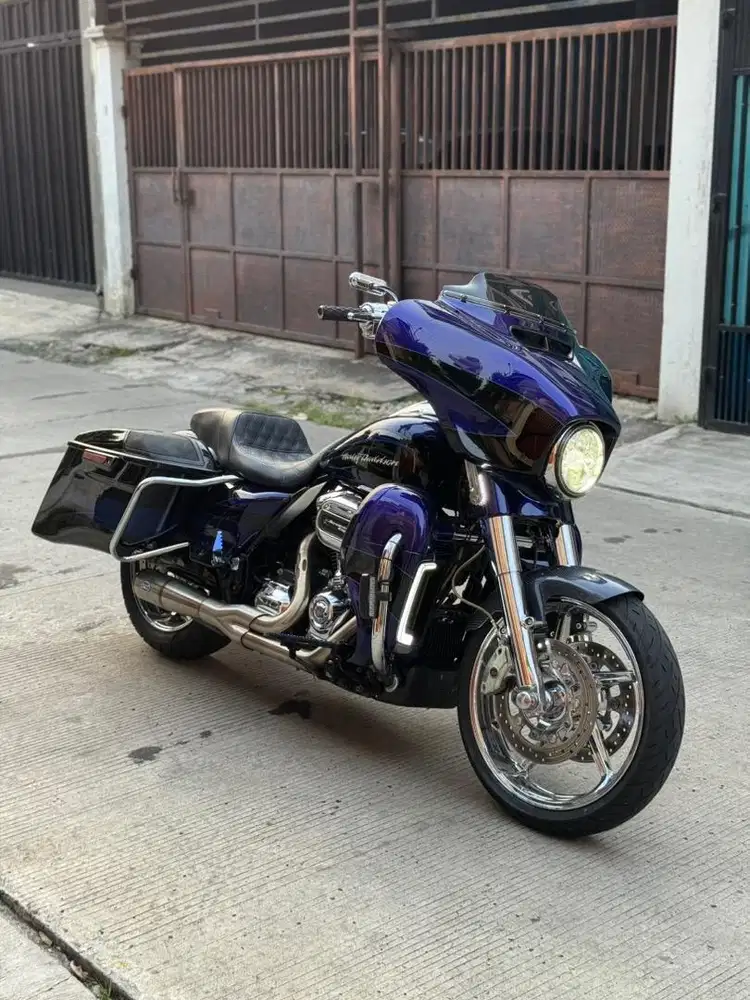 Street Glide CVO 114ci M8 2017 Rare Colour FullACC Istimewah Murah
