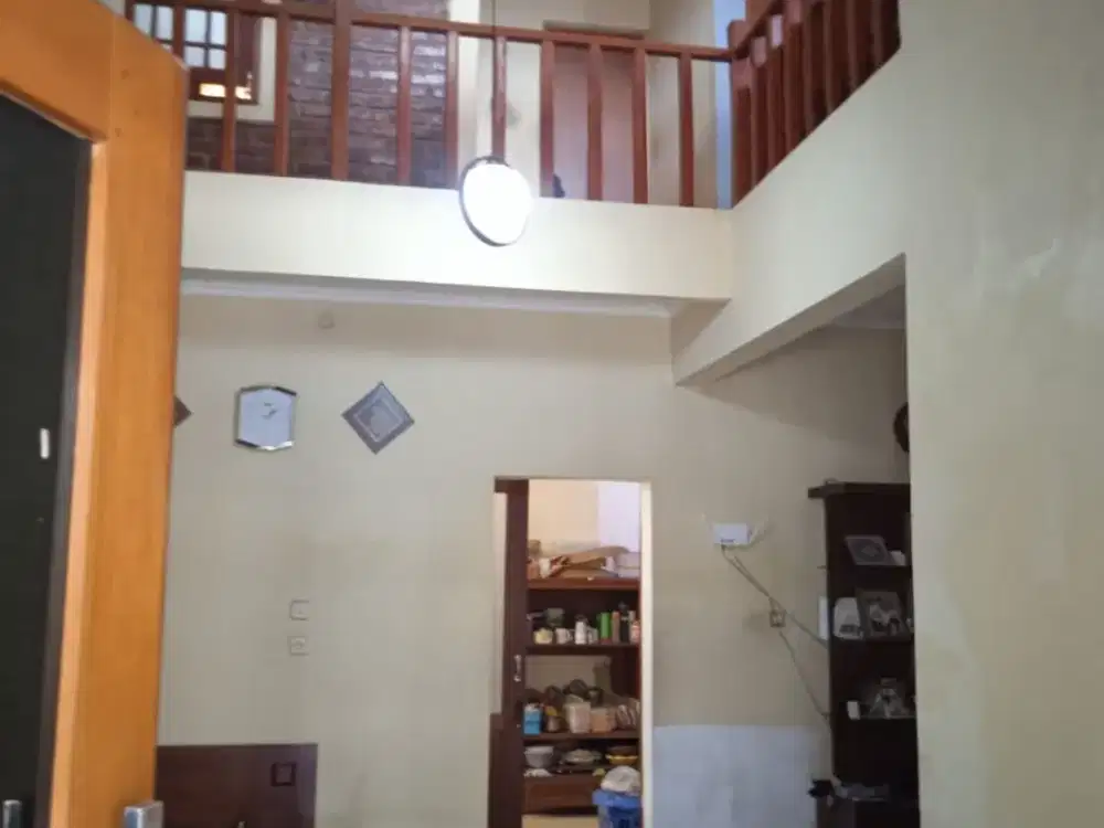 DIJUAL RUMAH 2 LANTAI DI KOPLEK MARGAHAYU RAYA KOTA BANDUNG