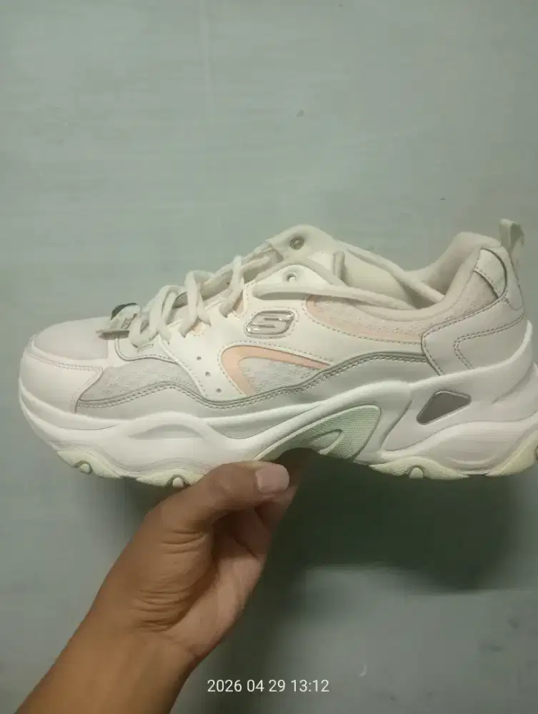 Skechers D'Lites Women's Training Shoes (Jual Cepat | Nego Bensin)