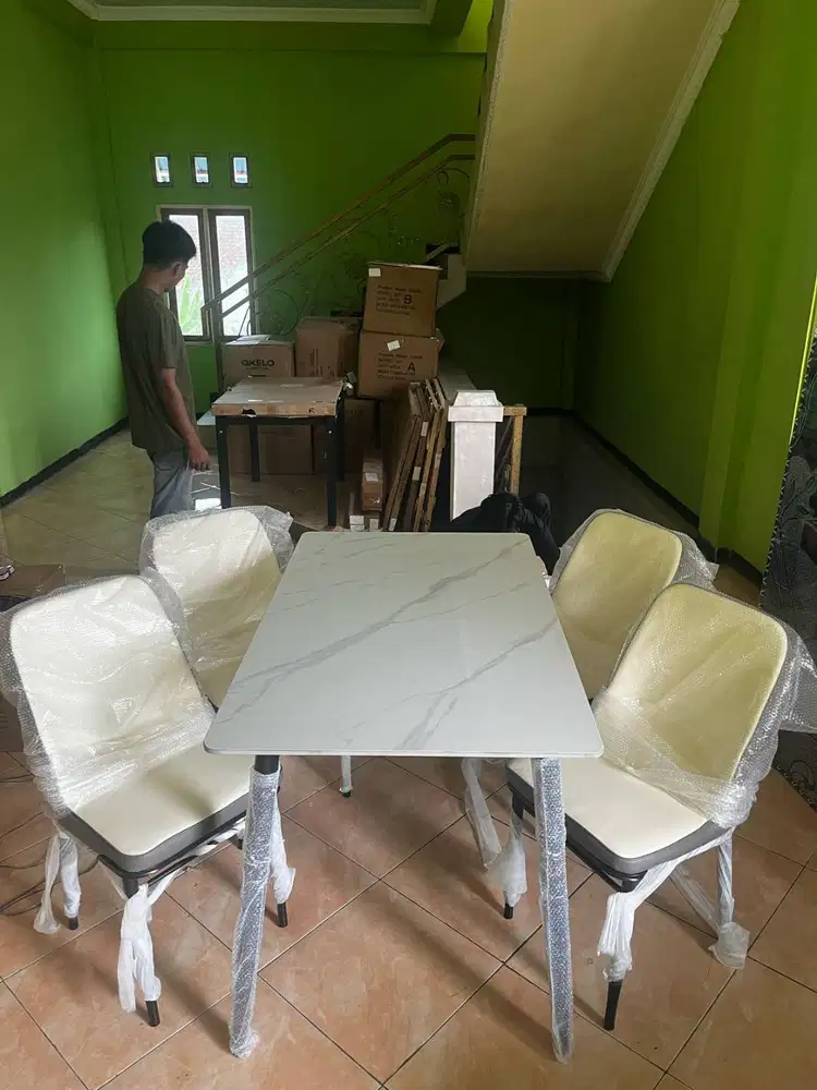 PROMO MEJA MAKAN MARMER 4 KURSI GRATIS ANTAR