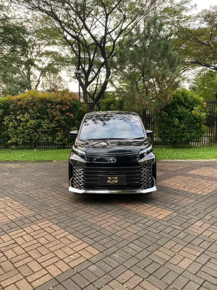 Toyota Voxy 2.0 CVT TSS 2025