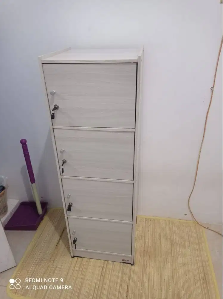 PROMO LEMARI LOKER 4 PINTU GRATIS ANTAR