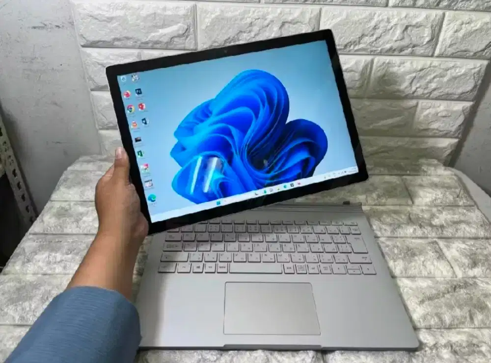 Dijual cepat MicrosoftS Surface Book 2
