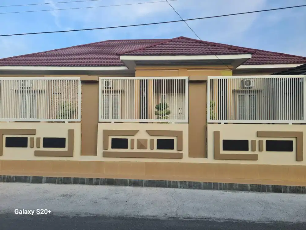 Rumah Strategis + Toko Samping | LT 749m² | SHM | Dekat Pusat Kota