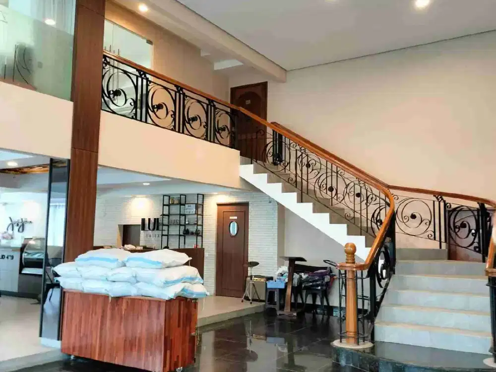 Dijual Murah Eks Hotel Hook di Jl Jaksa Agung Suprapto Surabaya Pusat