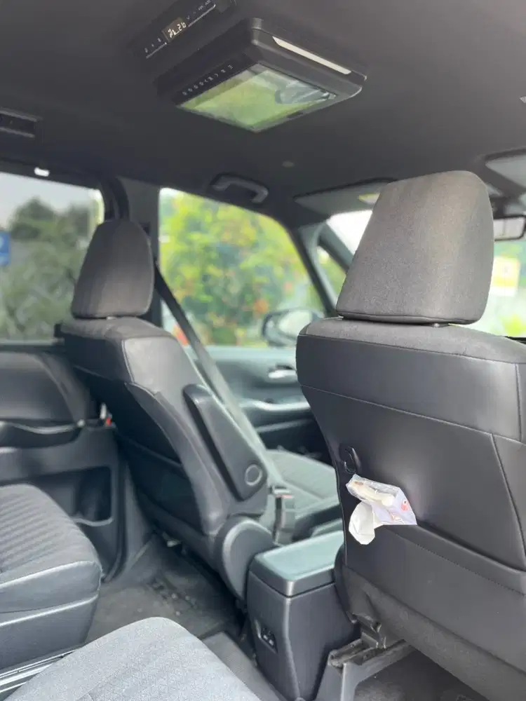 Toyota Voxy 2023 Bensin