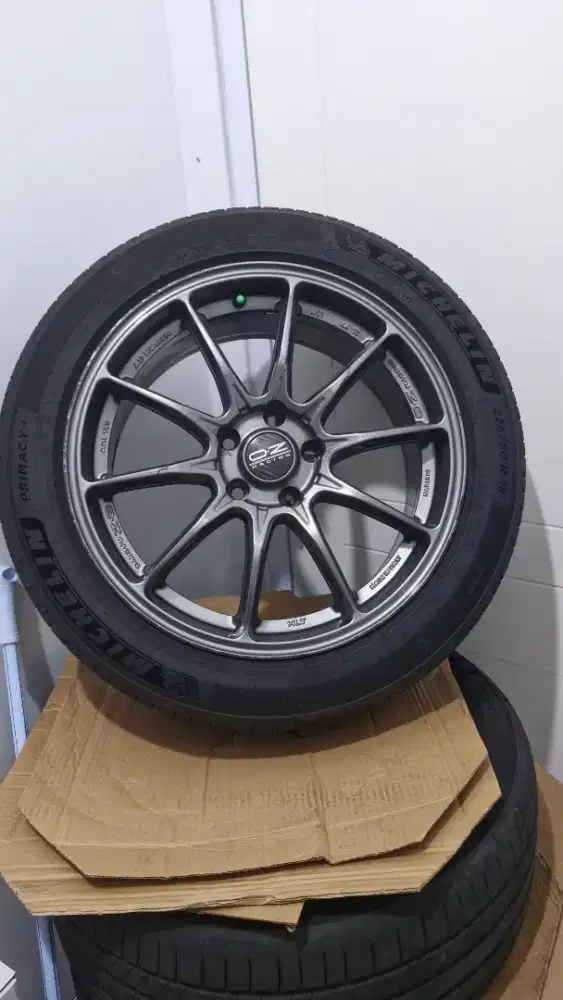 Dijual  Velg R18  Oz racing hyper GT  asli dan ban Michelin
