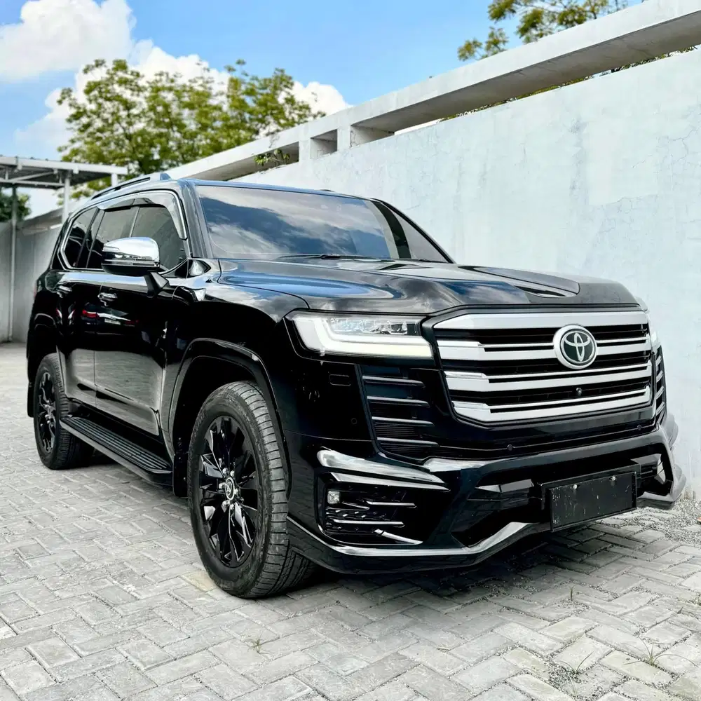 (CASH) Toyota Land Cruiser 300 VXR 2023