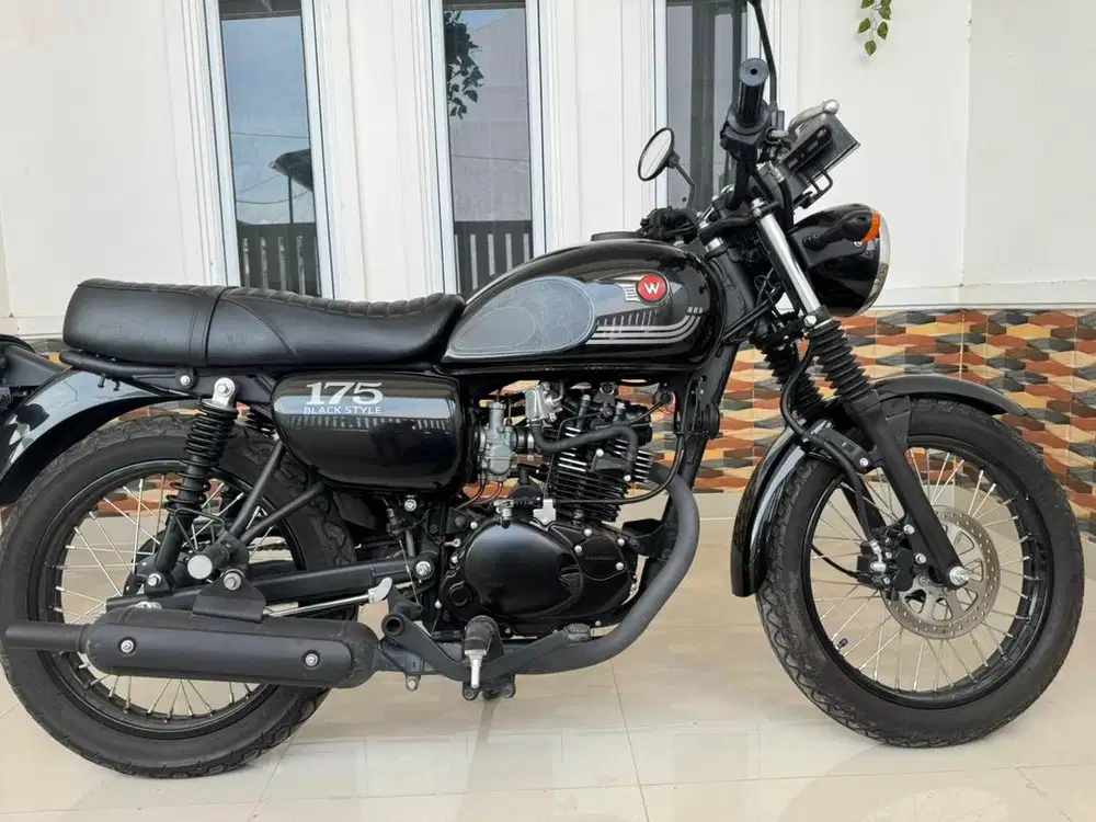 DIJUAL KAWASAKI W175 SE BLACK EDITION