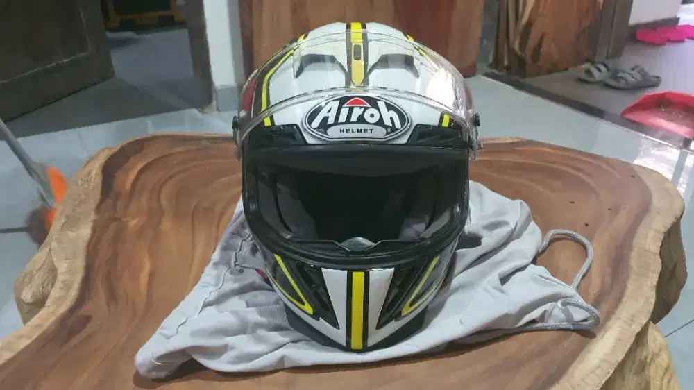Airoh gp500 bukan arai
