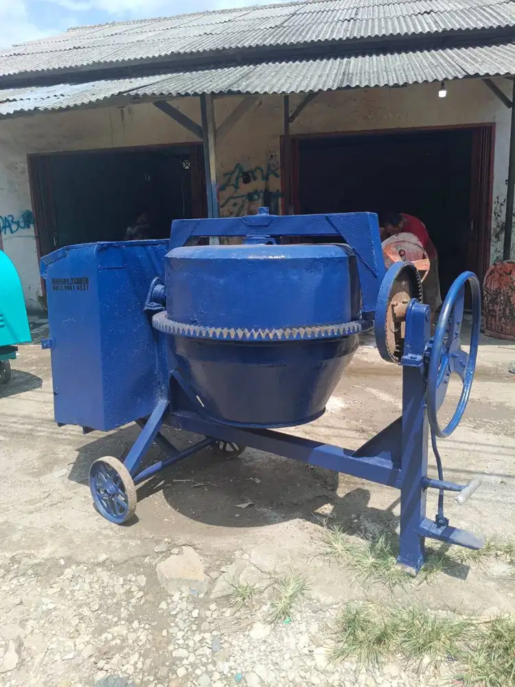 Jual Mesin Mixer Cor Beton Merk AAA Mulus Siap Pakai