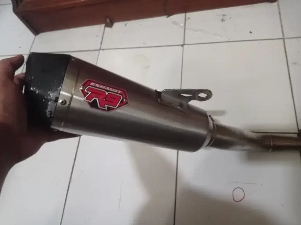 Knalpot R9 alpha series Vario