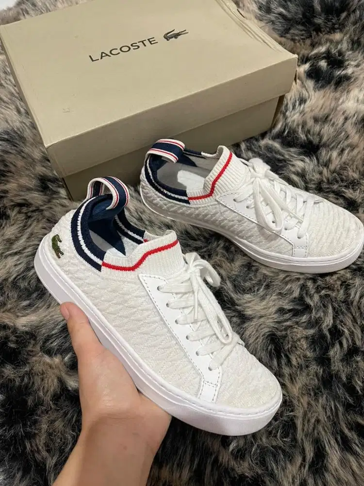 Sepatu lacoste size 37 bagus