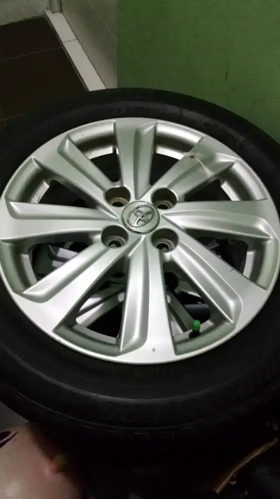 Pelek Yaris R15 +ban lokasi parung panjang/bsd