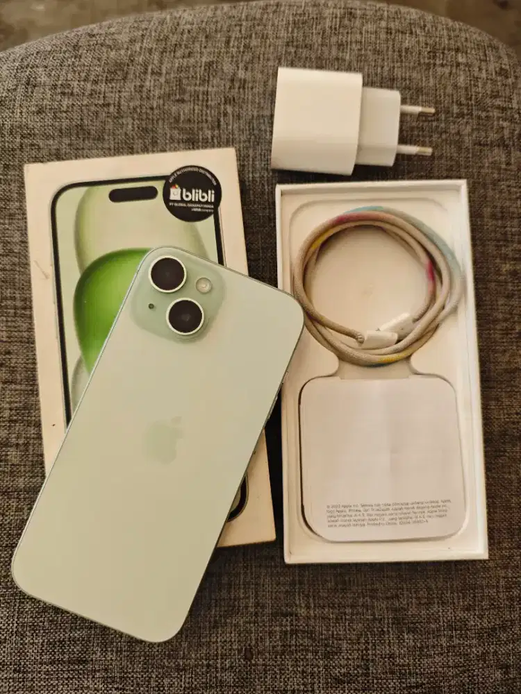 iPhone 15 128GB Resmi Blibi Fullshet Free Adaptor