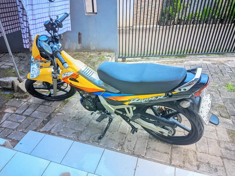 Suzuki Raider 125 cc komplit