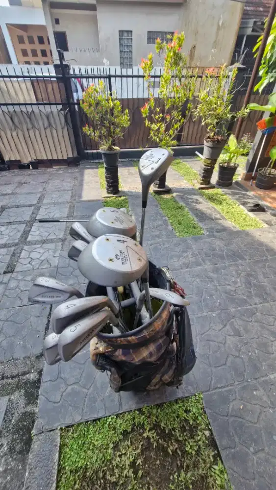 Seperangkat stik golf